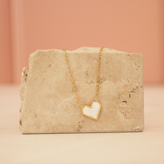 Cadena de corazón en madre perla
